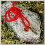 Браслет-оберег Красная нить. Мышка с шариком с подвеской, тёмный янтарь - бижутерия